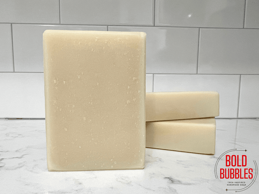 An ivory white bar of soap that is designed for sensitive skin. It does not contain fragrance or colorants, but does include colloidal oats. Colloidal oats help soothe dry and itchy skin.
