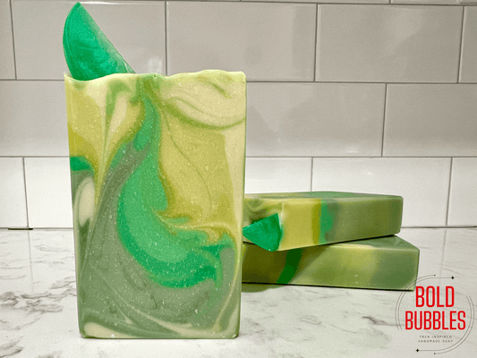 Swirled soap in various shades of green with a lime "garnish." This soap was inspired by the "Seven of Limes" drink mentioned by Jett Reno in Star Trek: Discovery.